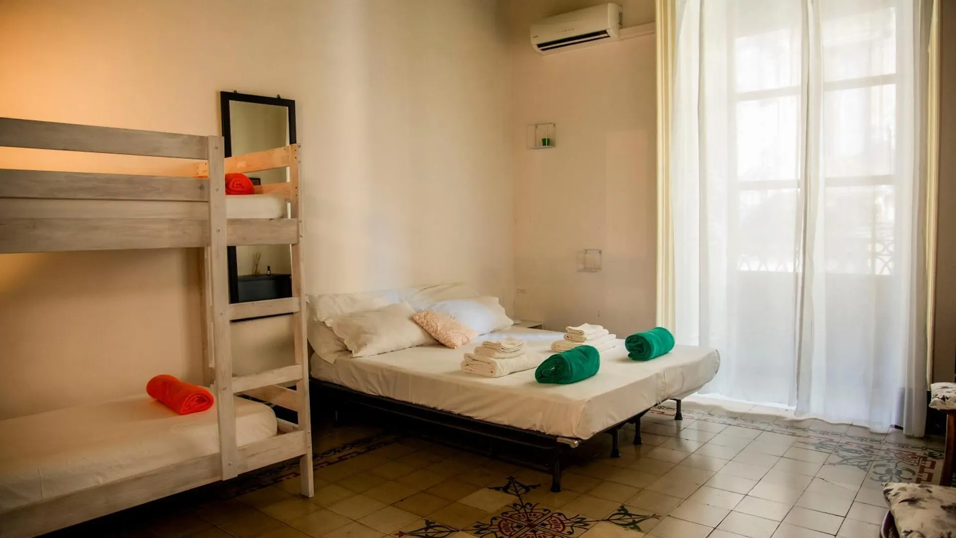 Mitha'S Rooms Catania