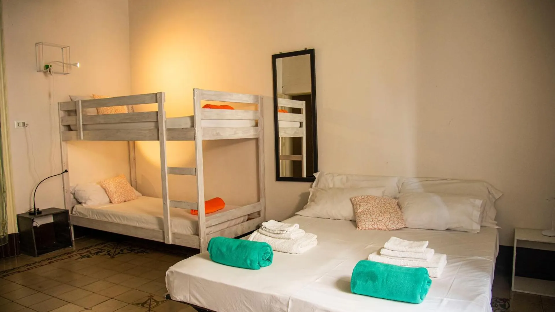 Apartment Mitha'S Rooms Catania