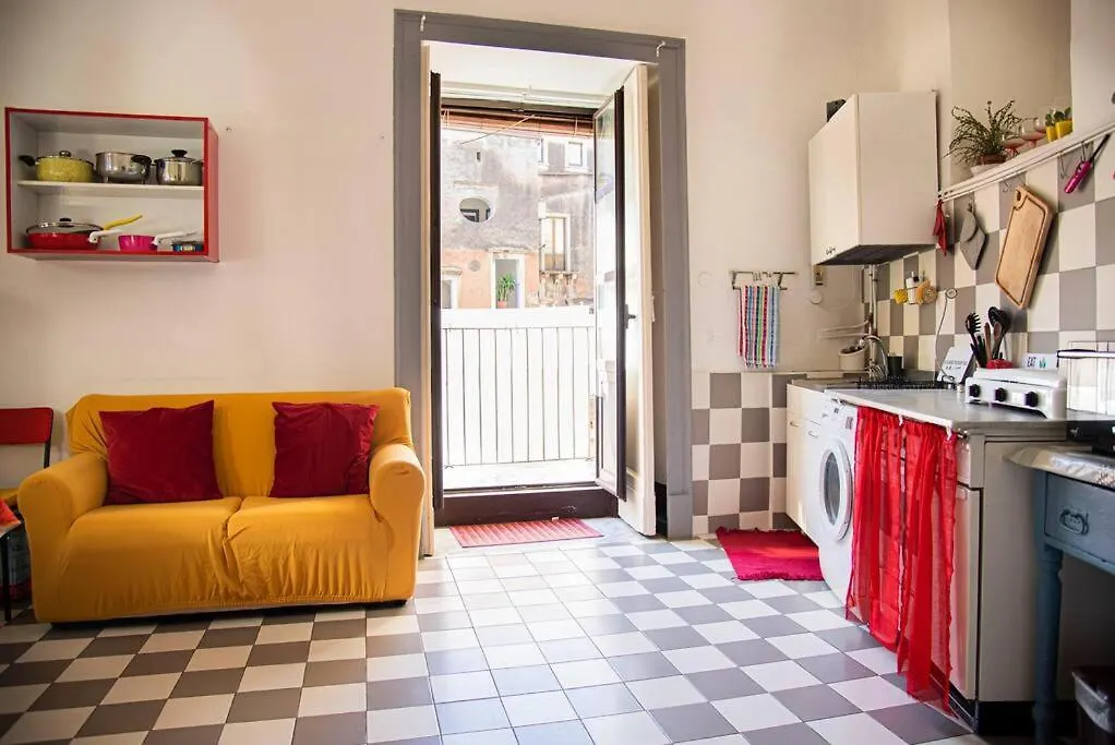Mitha'S Rooms Catania Apartment